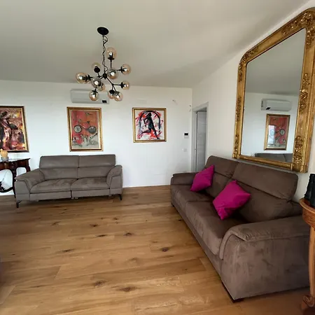 Ondemare, Luxury